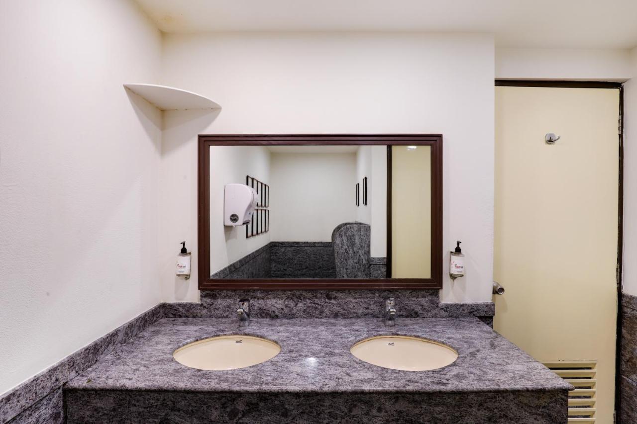 Red Fox By Lemon Tree Hotels, East Delhi Exterior foto