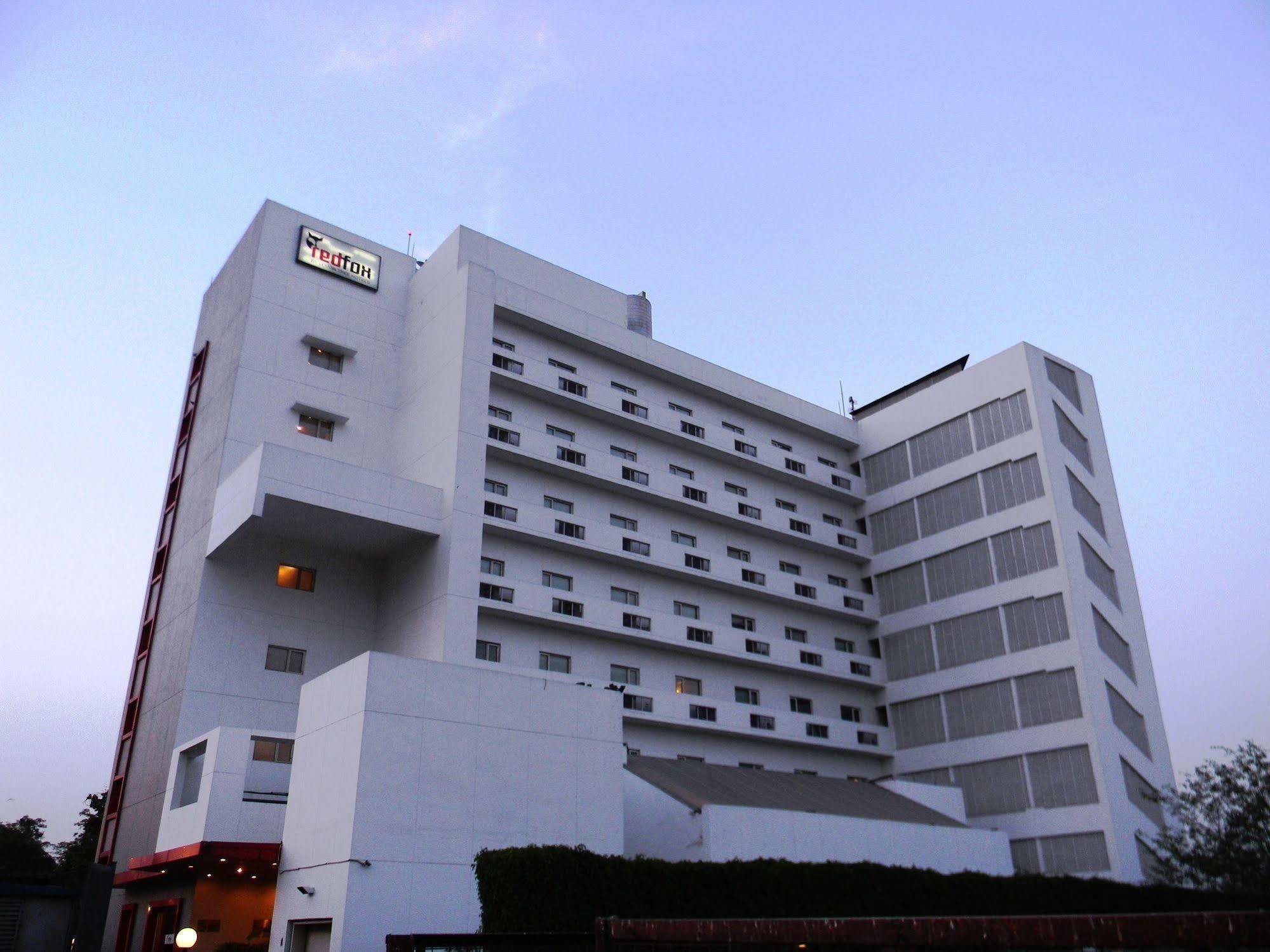 Red Fox By Lemon Tree Hotels, East Delhi Exterior foto