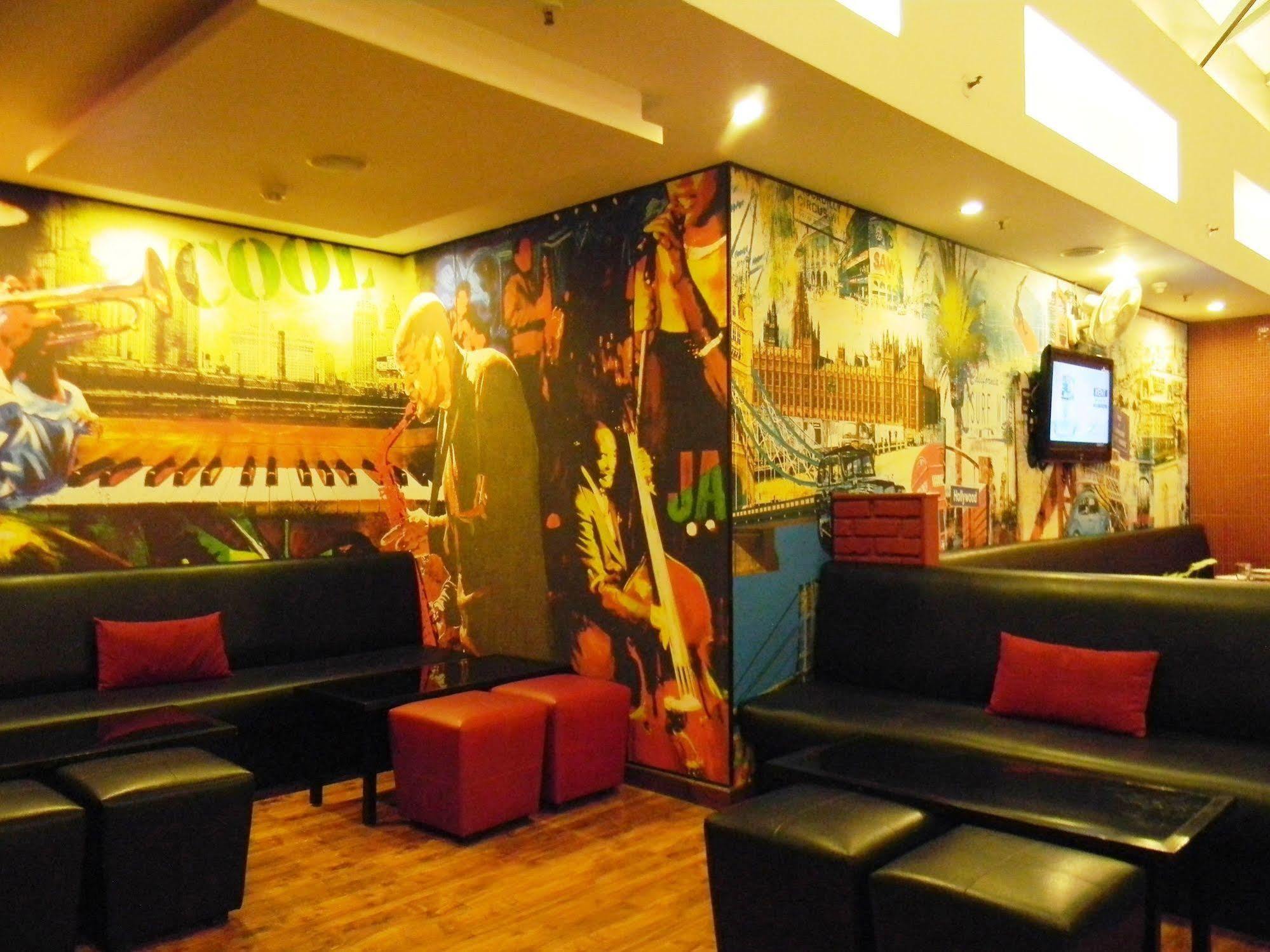 Red Fox By Lemon Tree Hotels, East Delhi Exterior foto