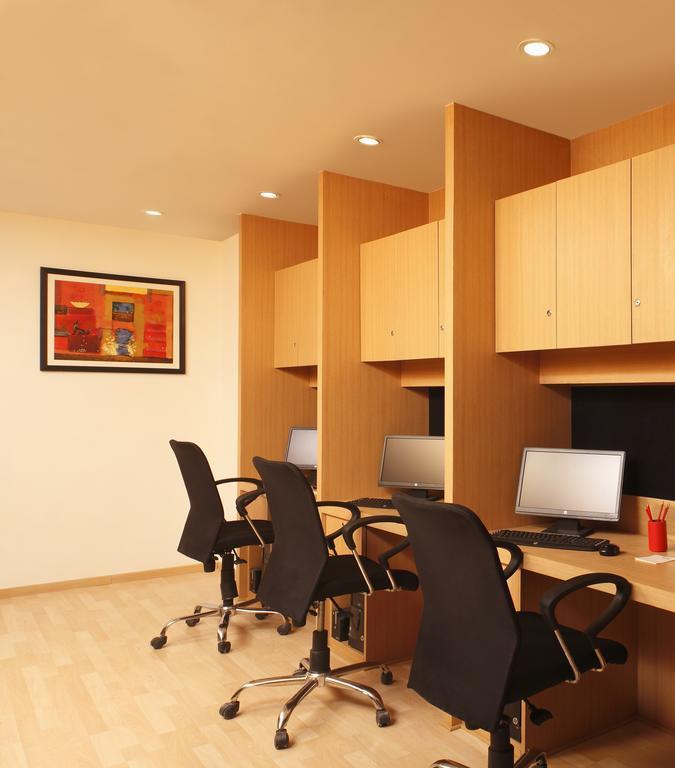 Red Fox By Lemon Tree Hotels, East Delhi Exterior foto